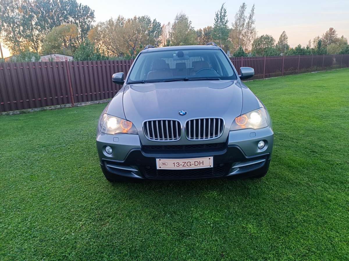 BMW X5 2008 — interior