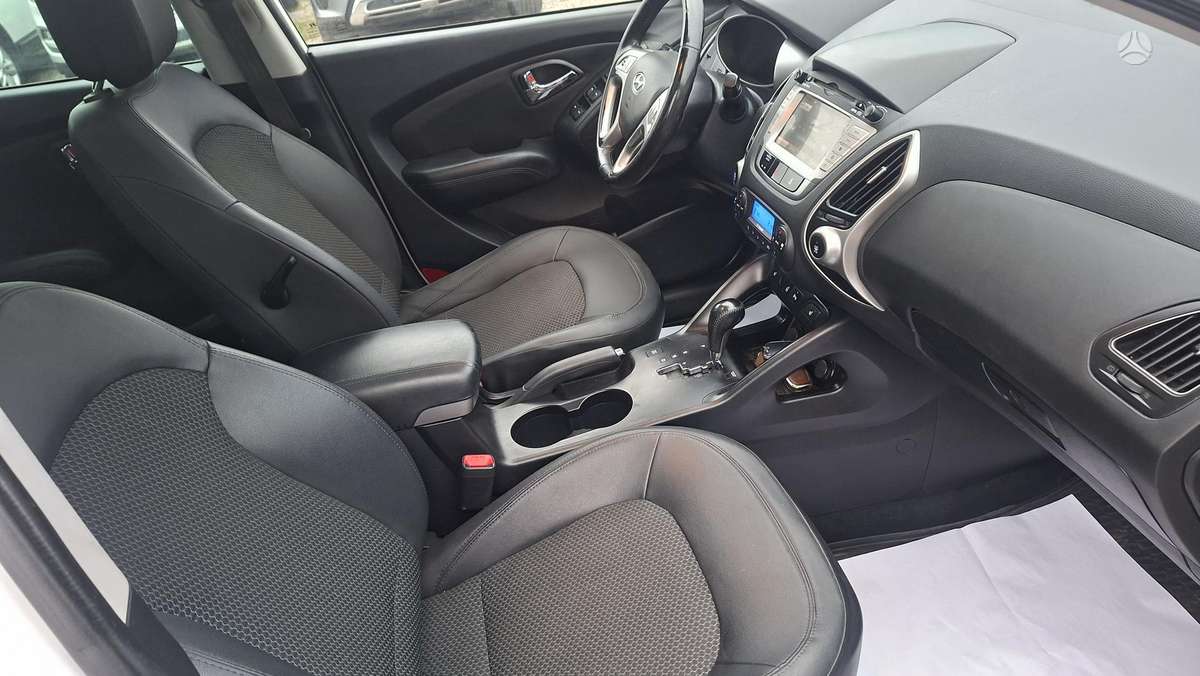 Hyundai ix35 2012 — photo 10