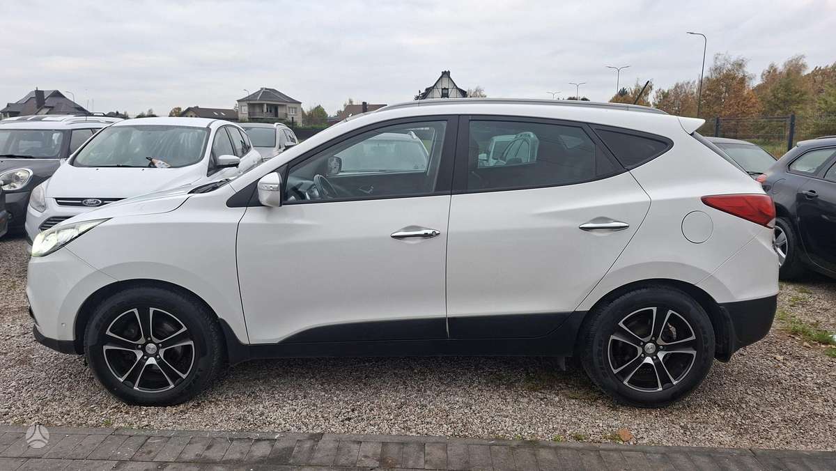 Hyundai ix35 2012 — photo 8