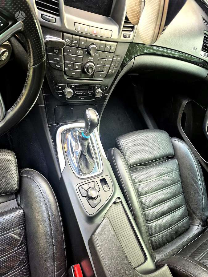 Opel Insignia 2012 — photo 11