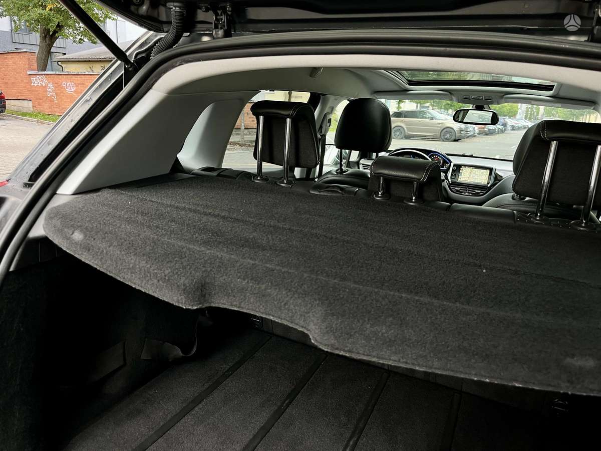 Peugeot Partner 2013 — rear view