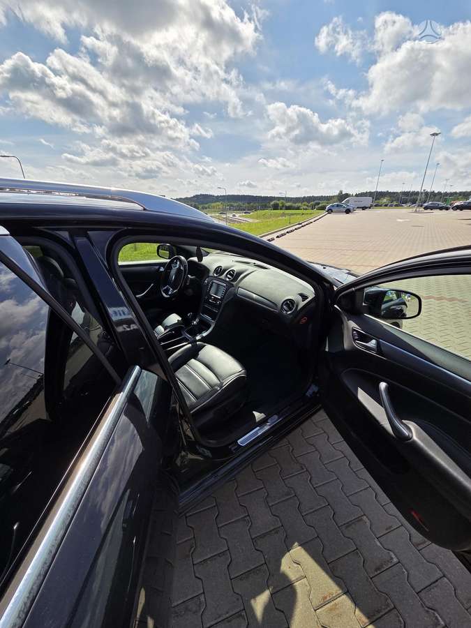 Ford Mondeo 2011 — photo 11