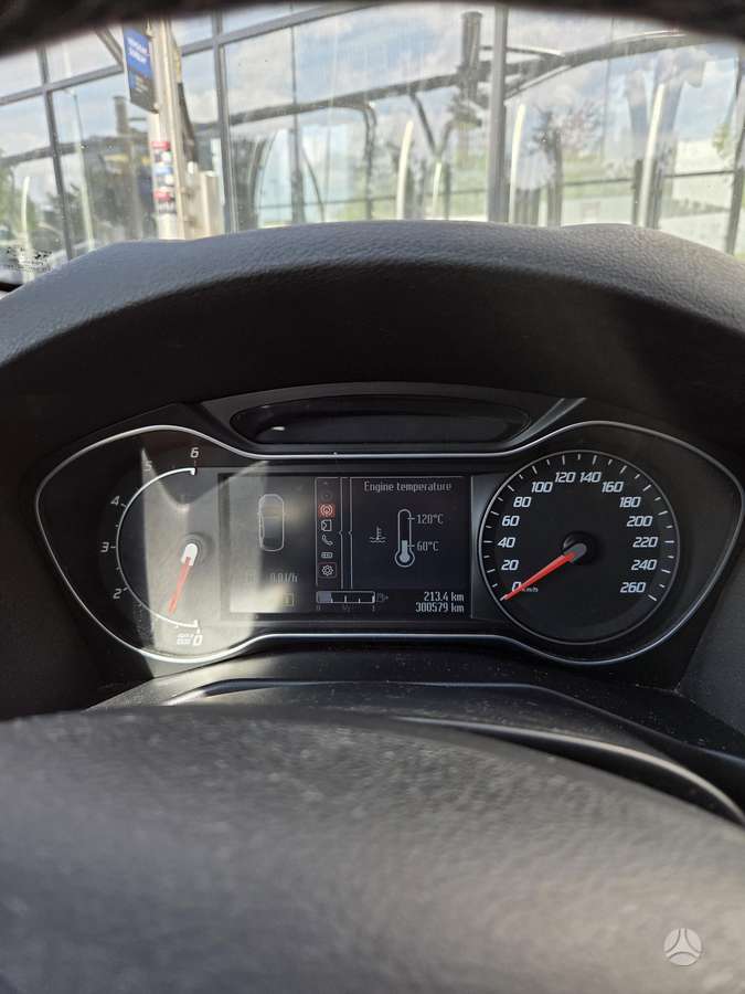 Ford Mondeo 2011 — photo 14