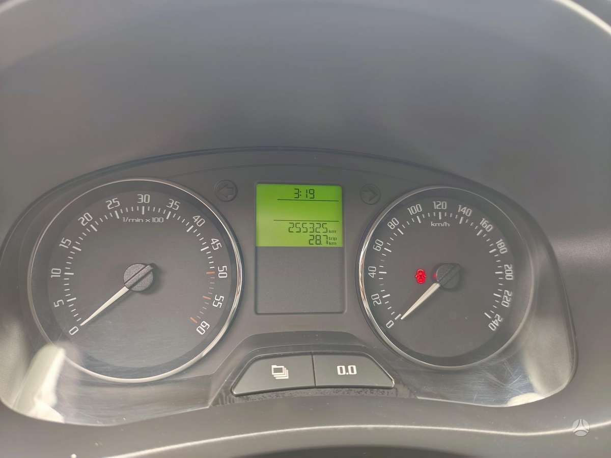 Skoda Roomster 2010 — photo 12