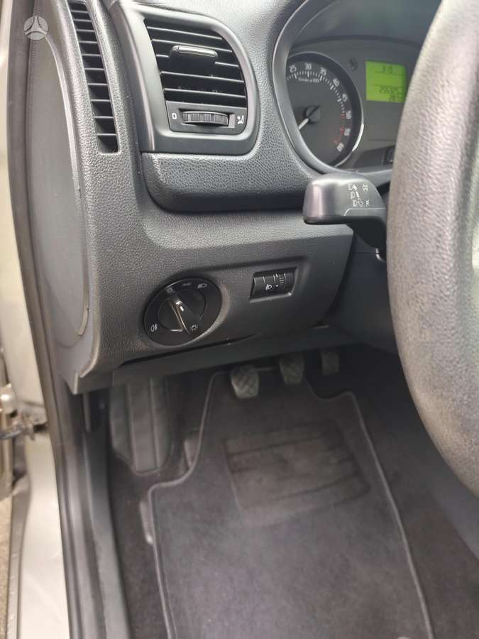 Skoda Roomster 2010 — photo 13