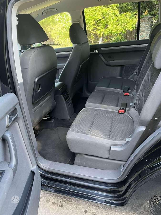 Volkswagen Touran 2011 — photo 7