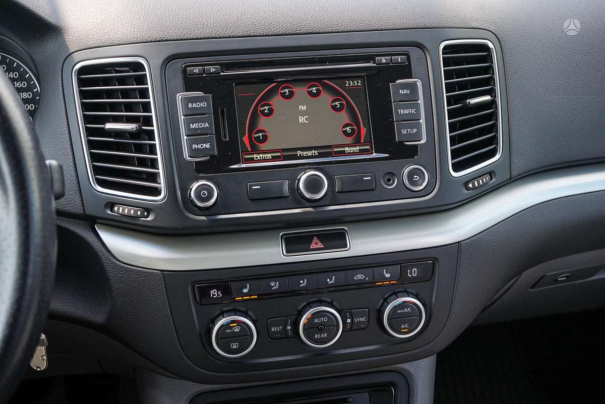Seat Alhambra 2014 — photo 13