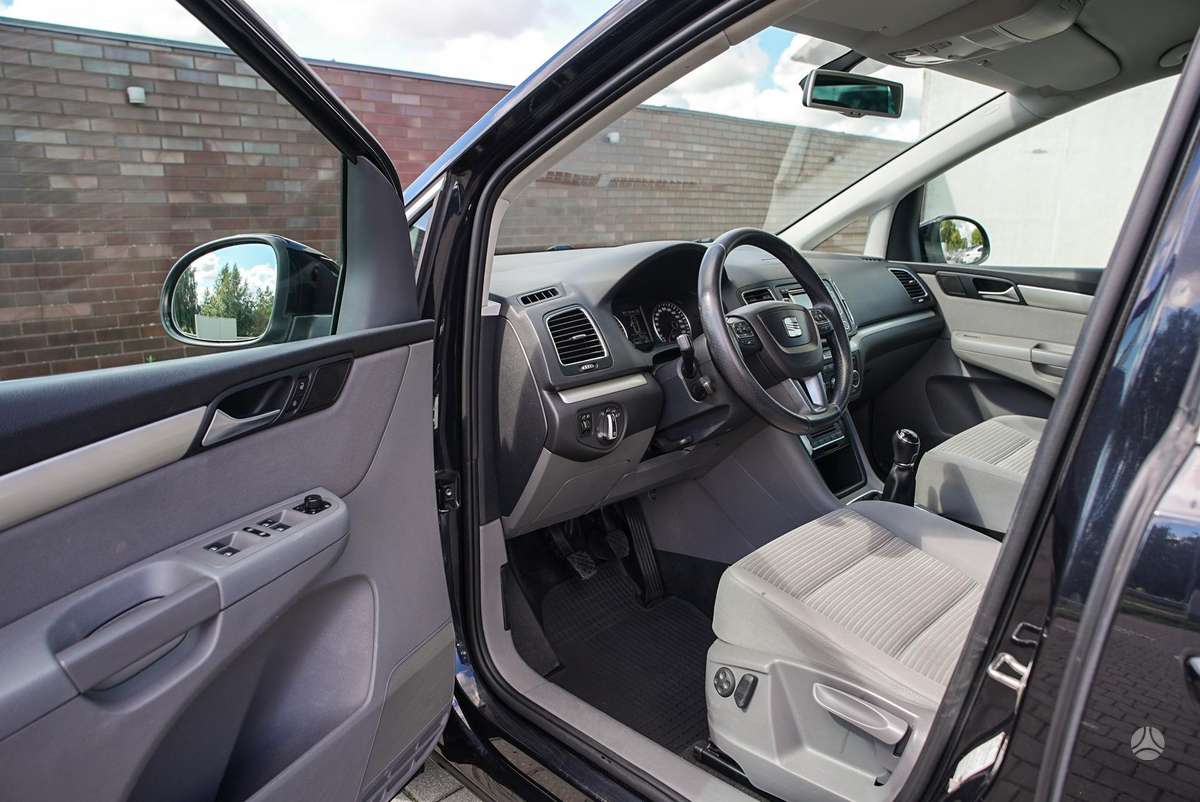 Seat Alhambra 2014 — photo 18