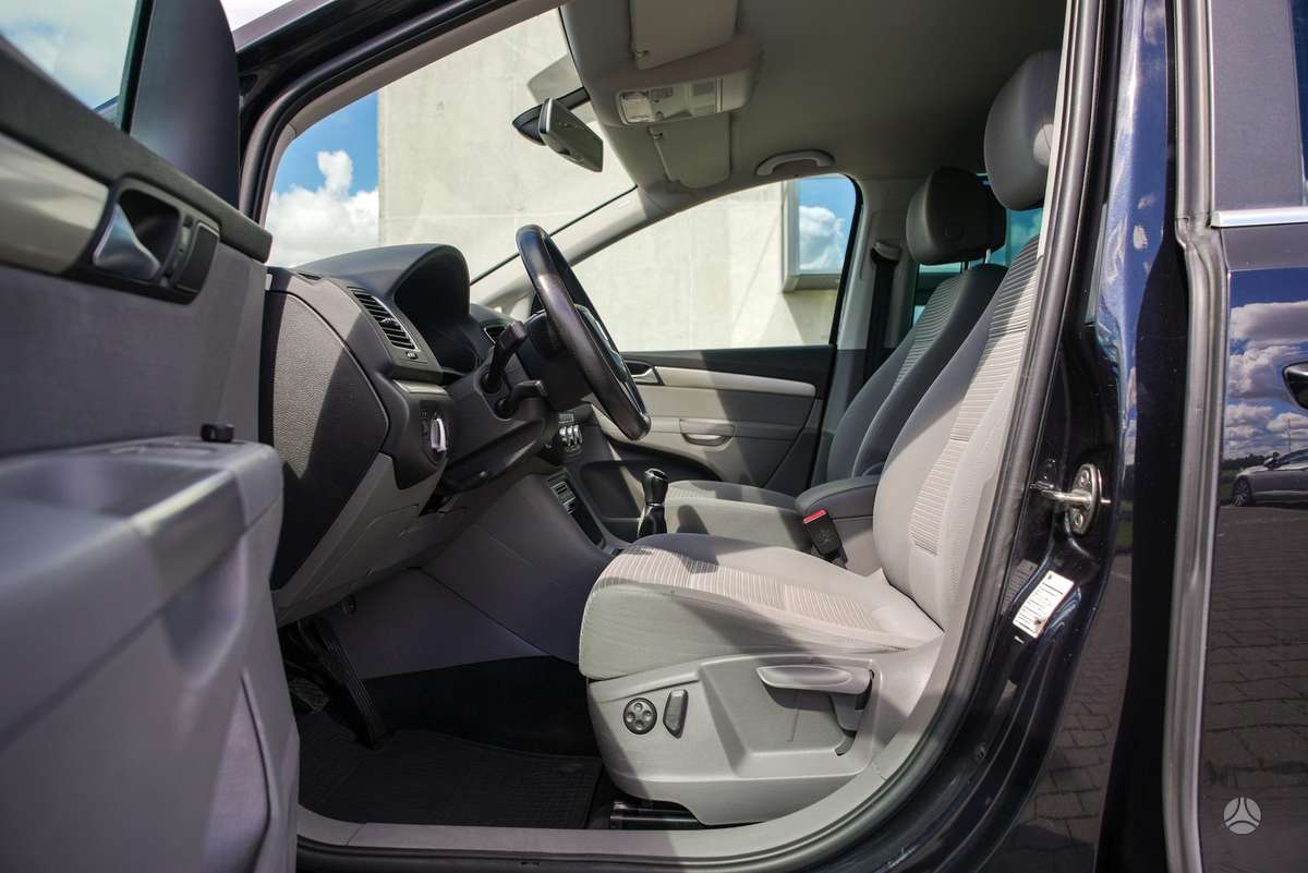 Seat Alhambra 2014 — photo 20