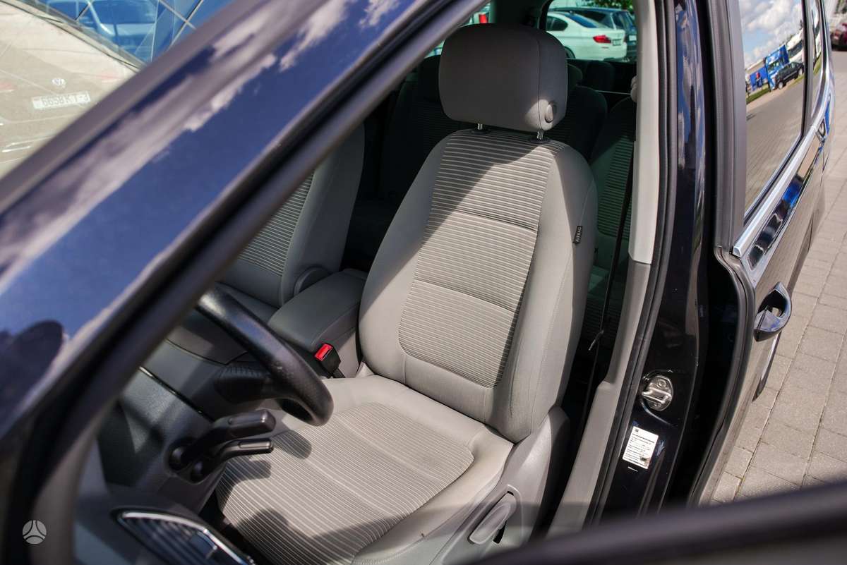 Seat Alhambra 2014 — photo 21