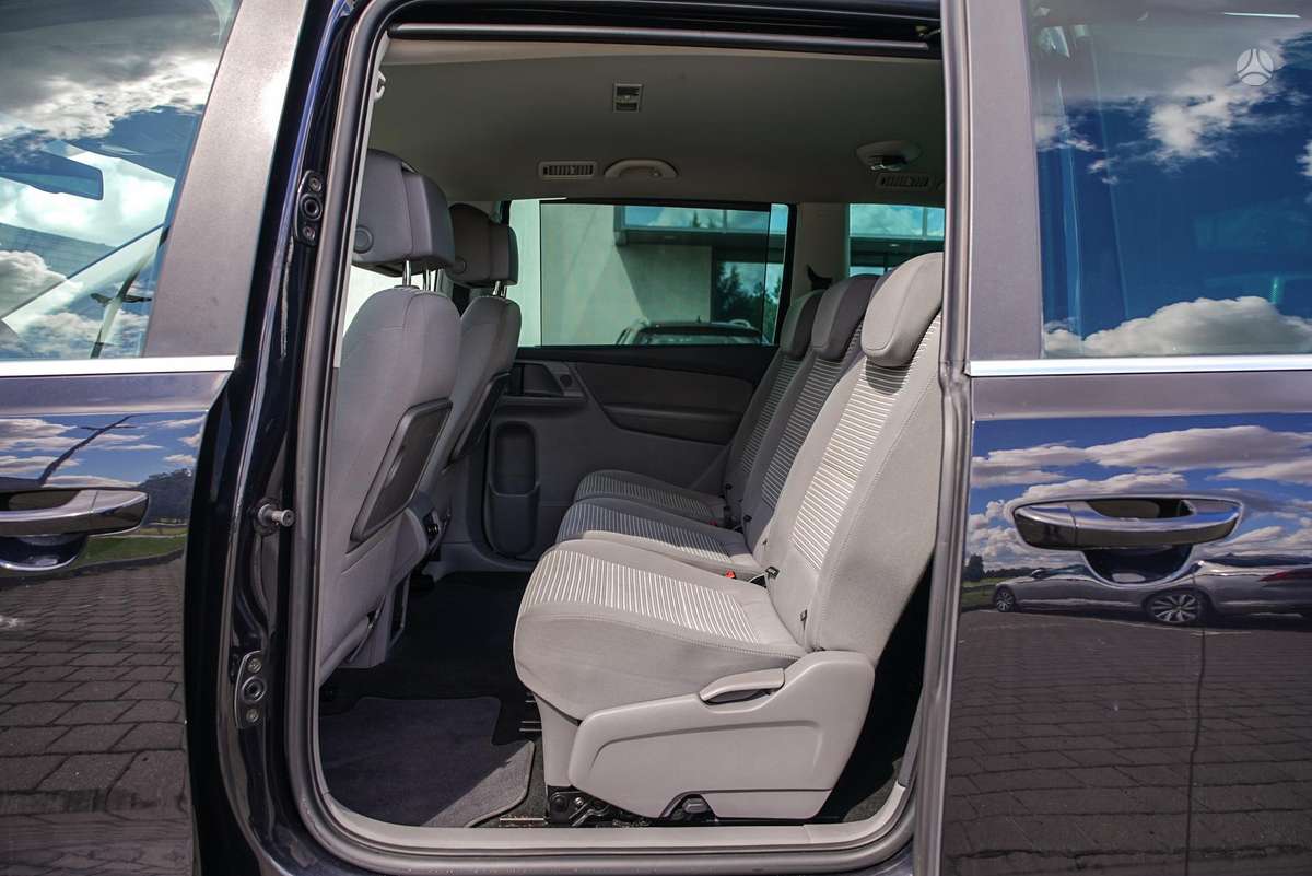 Seat Alhambra 2014 — photo 24