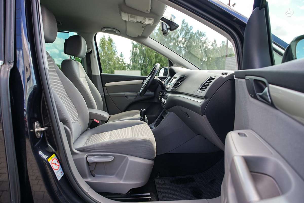 Seat Alhambra 2014 — photo 32