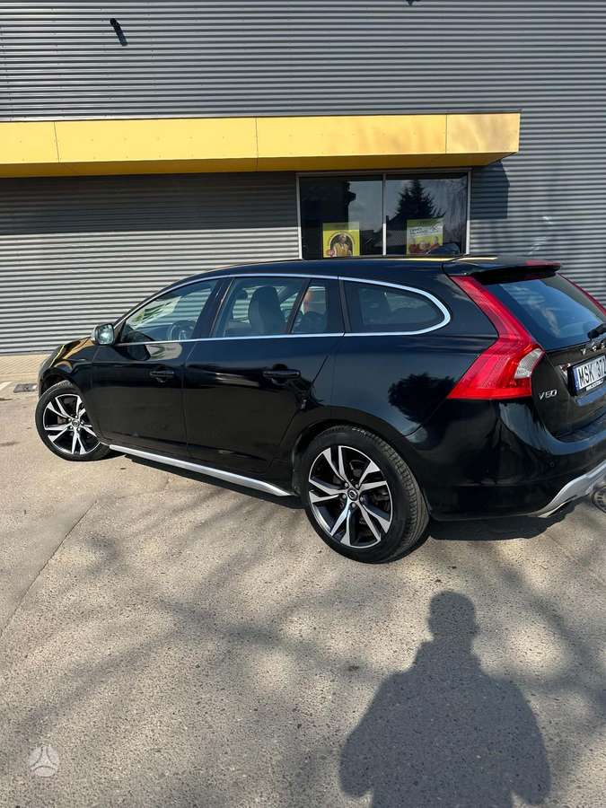 Volvo V60 2011 — вигляд ззаду