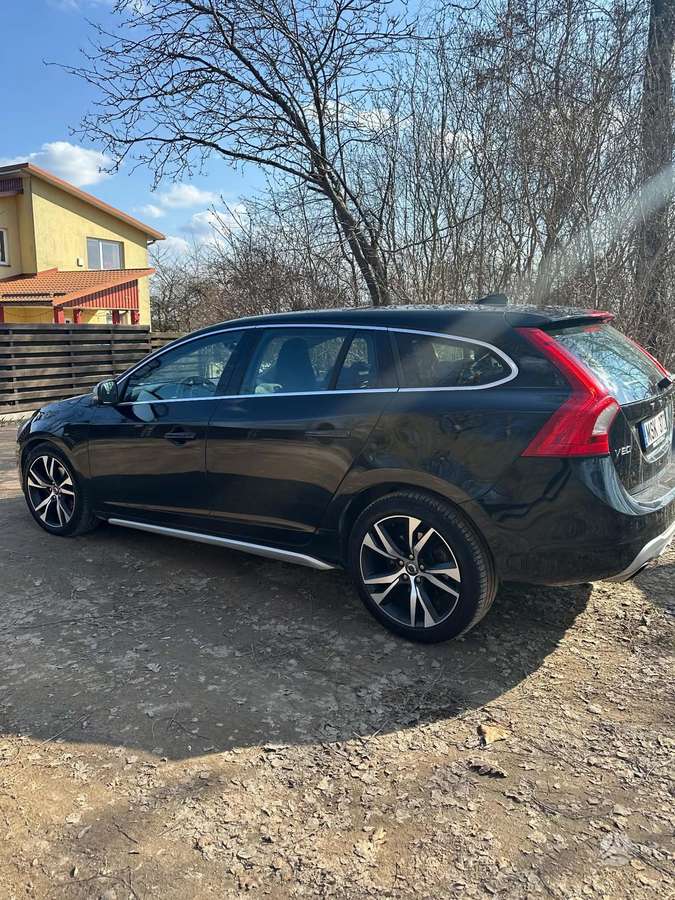 Volvo V60 2011 — двигун 1984 cm³, 163 HP (120kW)