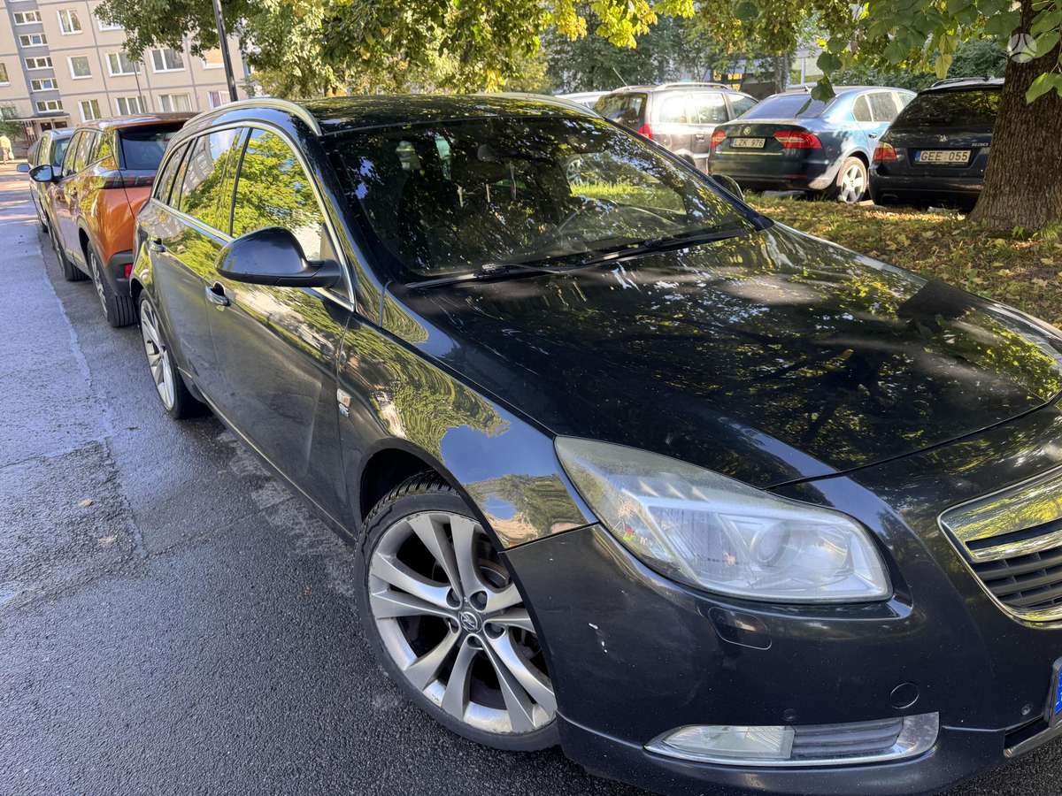 Opel Insignia 2012 — photo 11