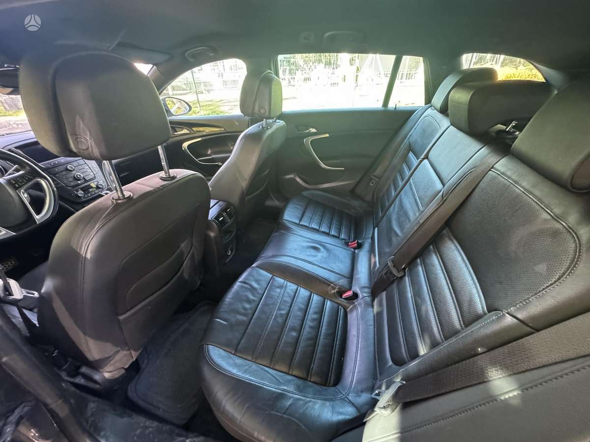 Opel Insignia 2012 — interior