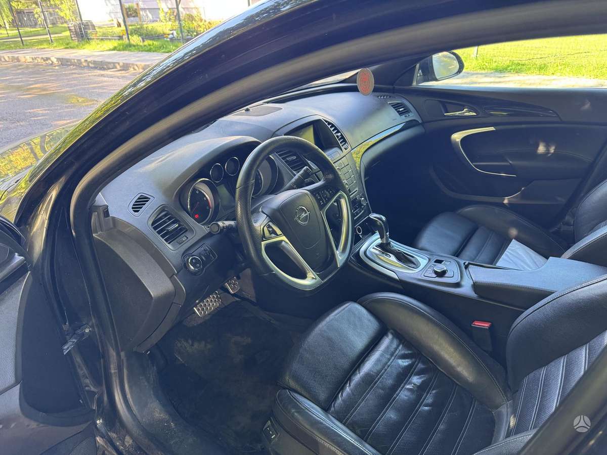 Opel Insignia 2012 — photo 8