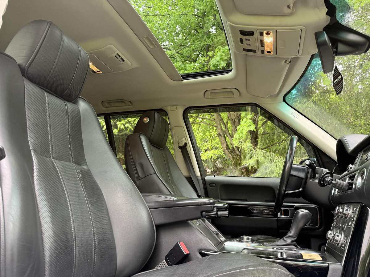 Land Rover 2010 — photo 11
