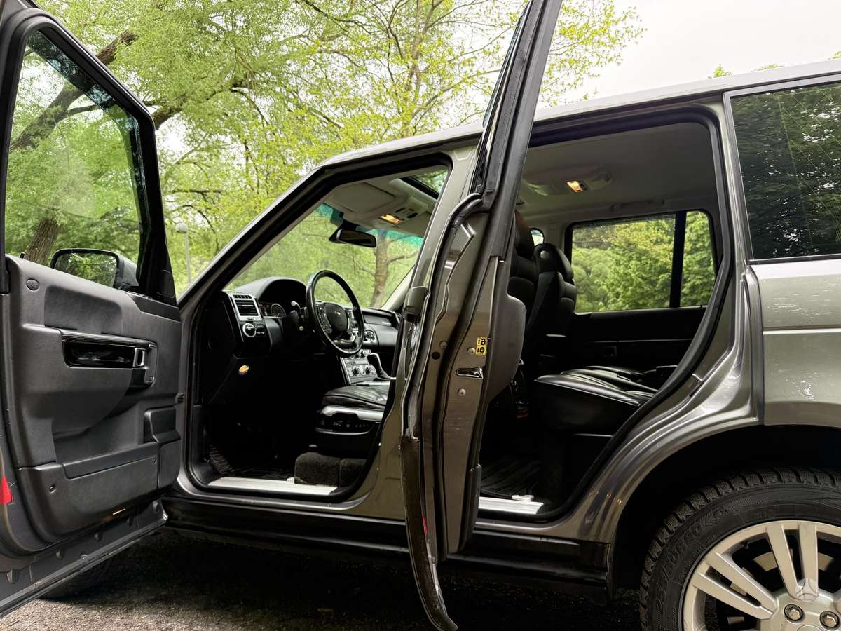 Land Rover 2010 — photo 12