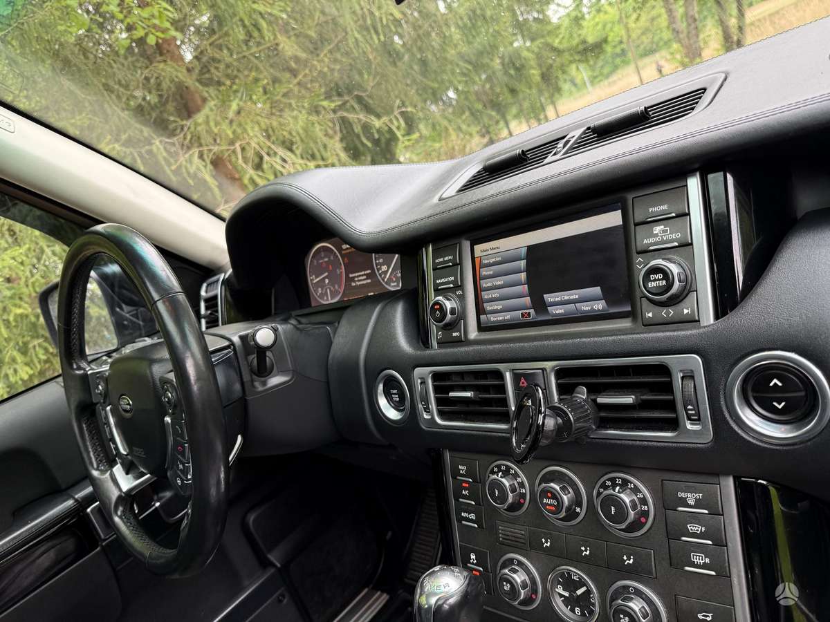 Land Rover 2010 — photo 22