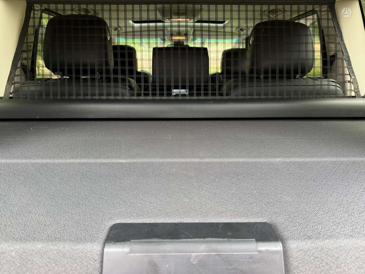Land Rover 2010 — photo 24