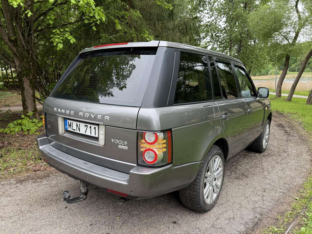 Land Rover 2010 — photo 6