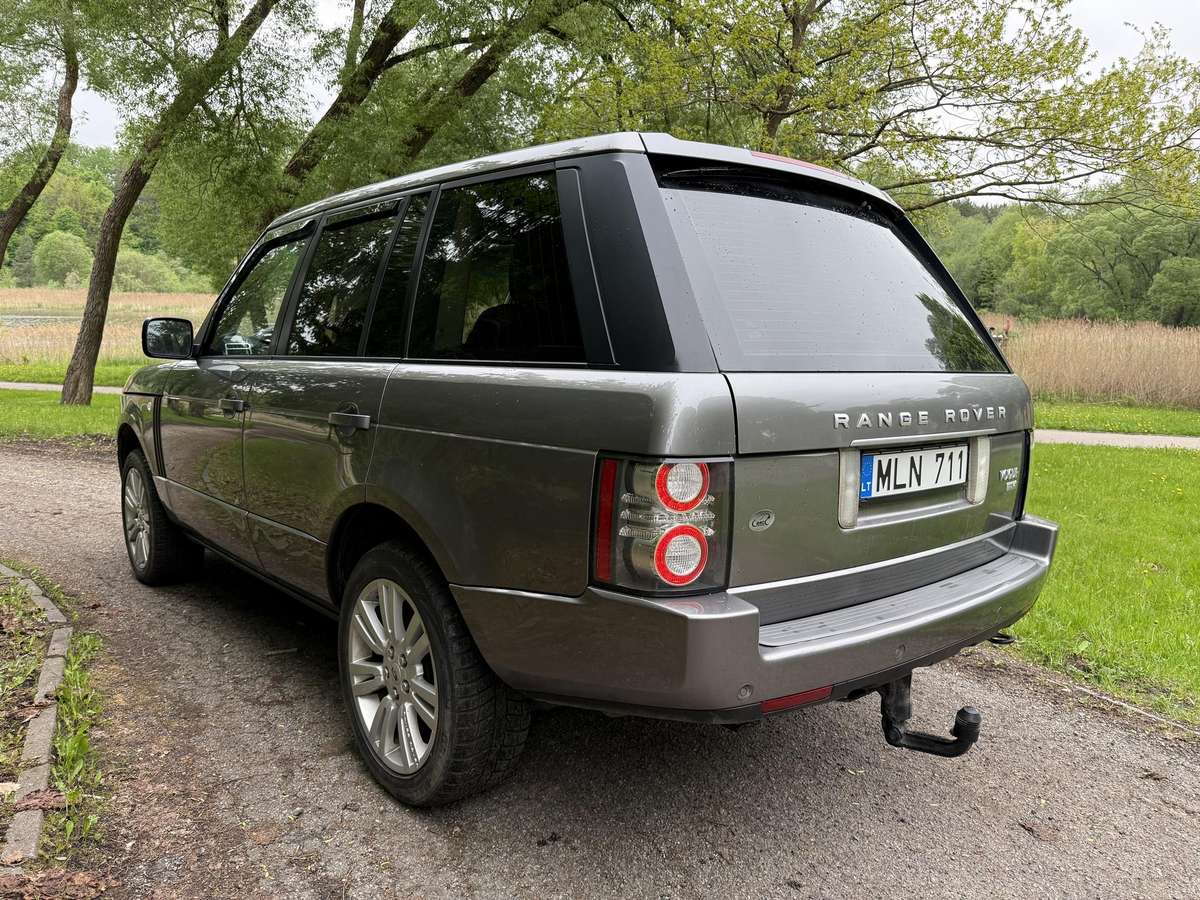 Land Rover 2010 — photo 7