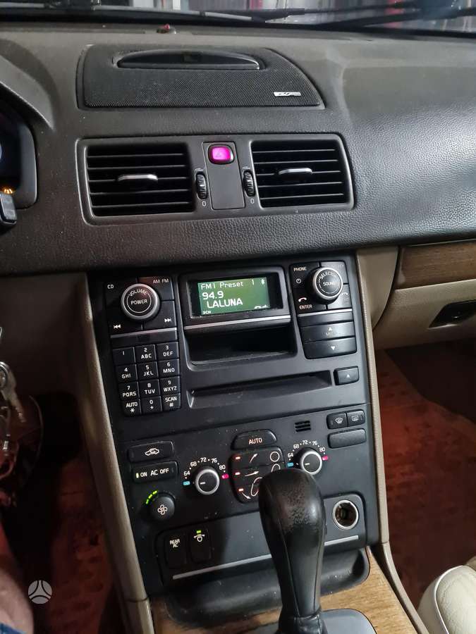 Volvo XC90 2011 — photo 7