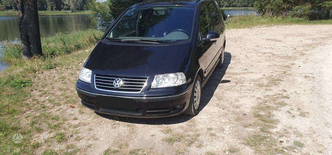 Volkswagen Sharan 2010 — вигляд ззаду