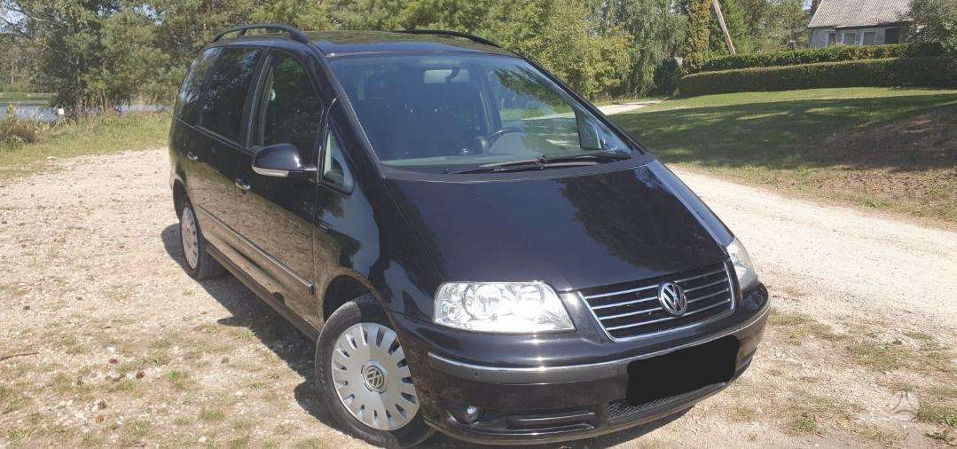 Volkswagen Sharan 2010 — салон