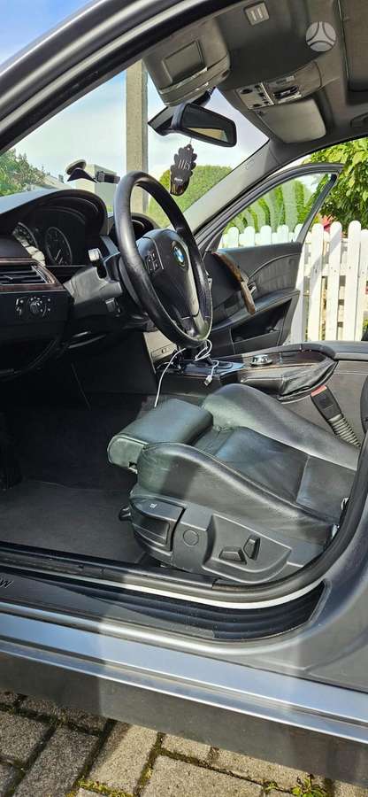 BMW 530 2004 — photo 11