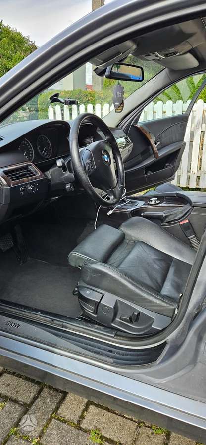 BMW 530 2004 — photo 16