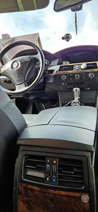 BMW 530 2004 — photo 9