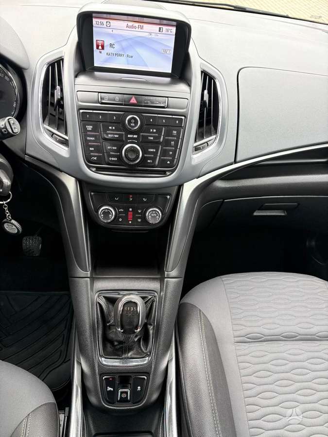 Opel Zafira 2012 — двигун 1956 cm³, 131 HP (96kW)