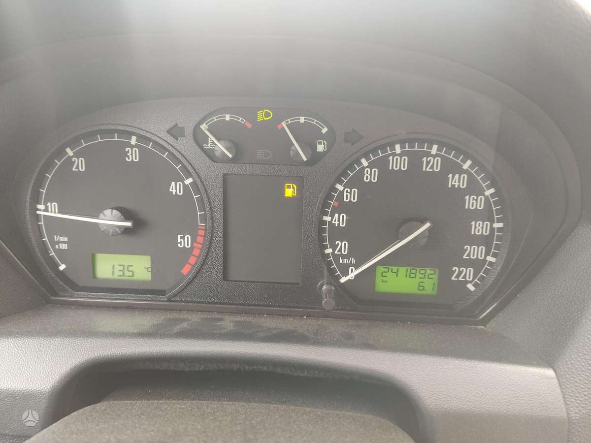 Skoda Fabia 2004 — салон
