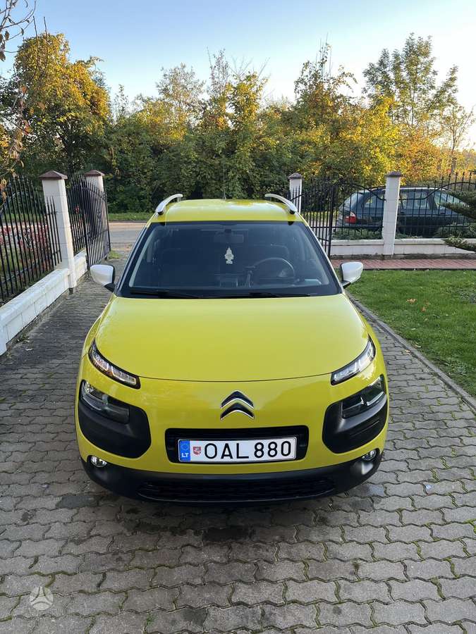 Citroen C4 2015 — interior