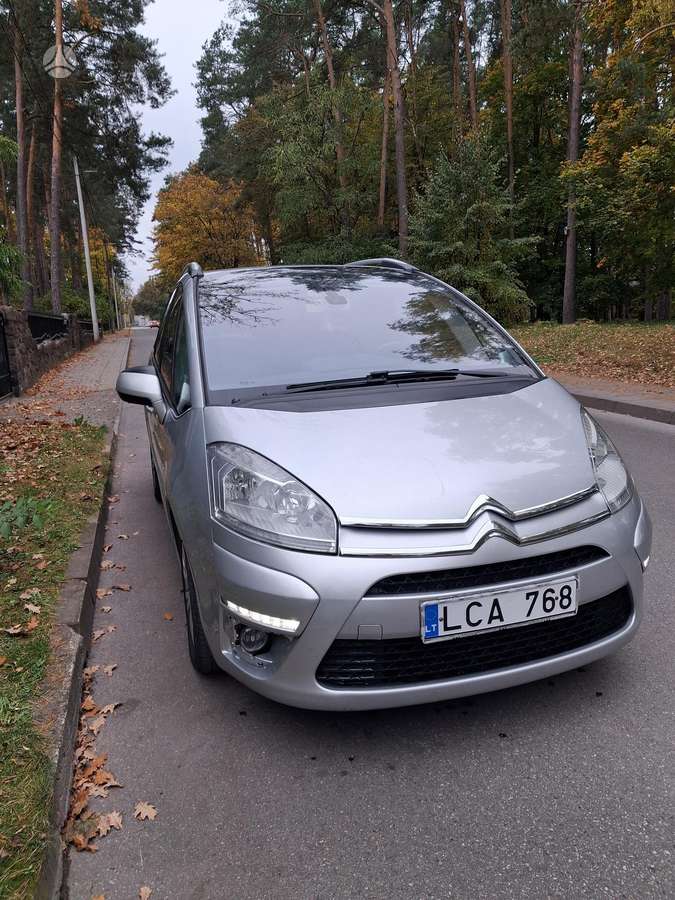 Citroen Grand 2011 — rear view