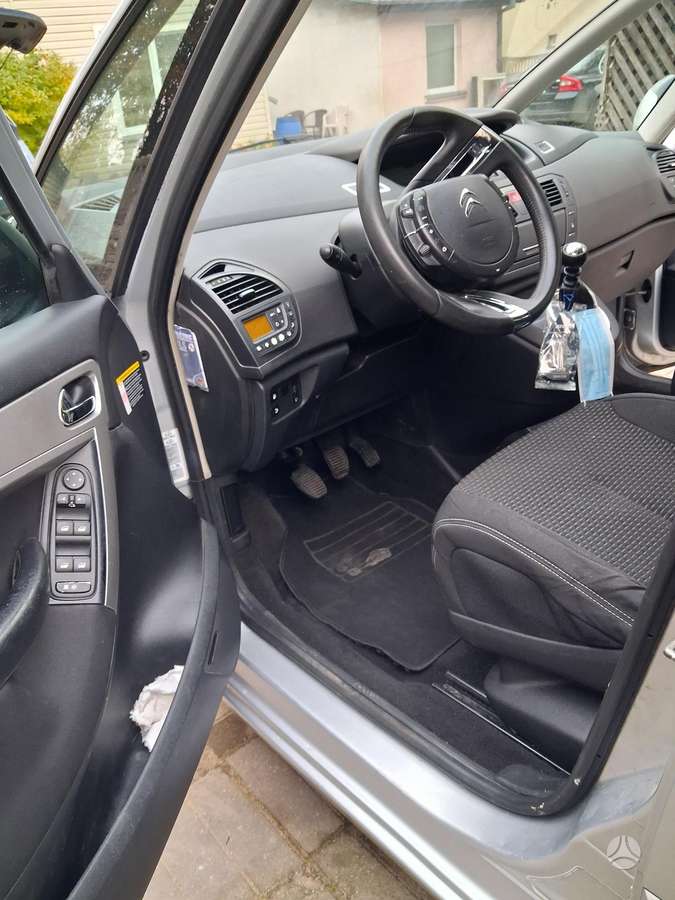 Citroen Grand 2011 — photo 7