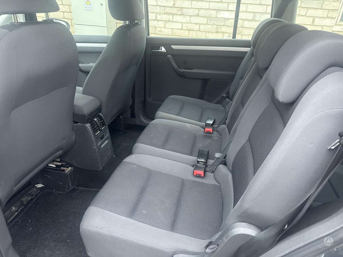 Volkswagen Touran 2012 — photo 6