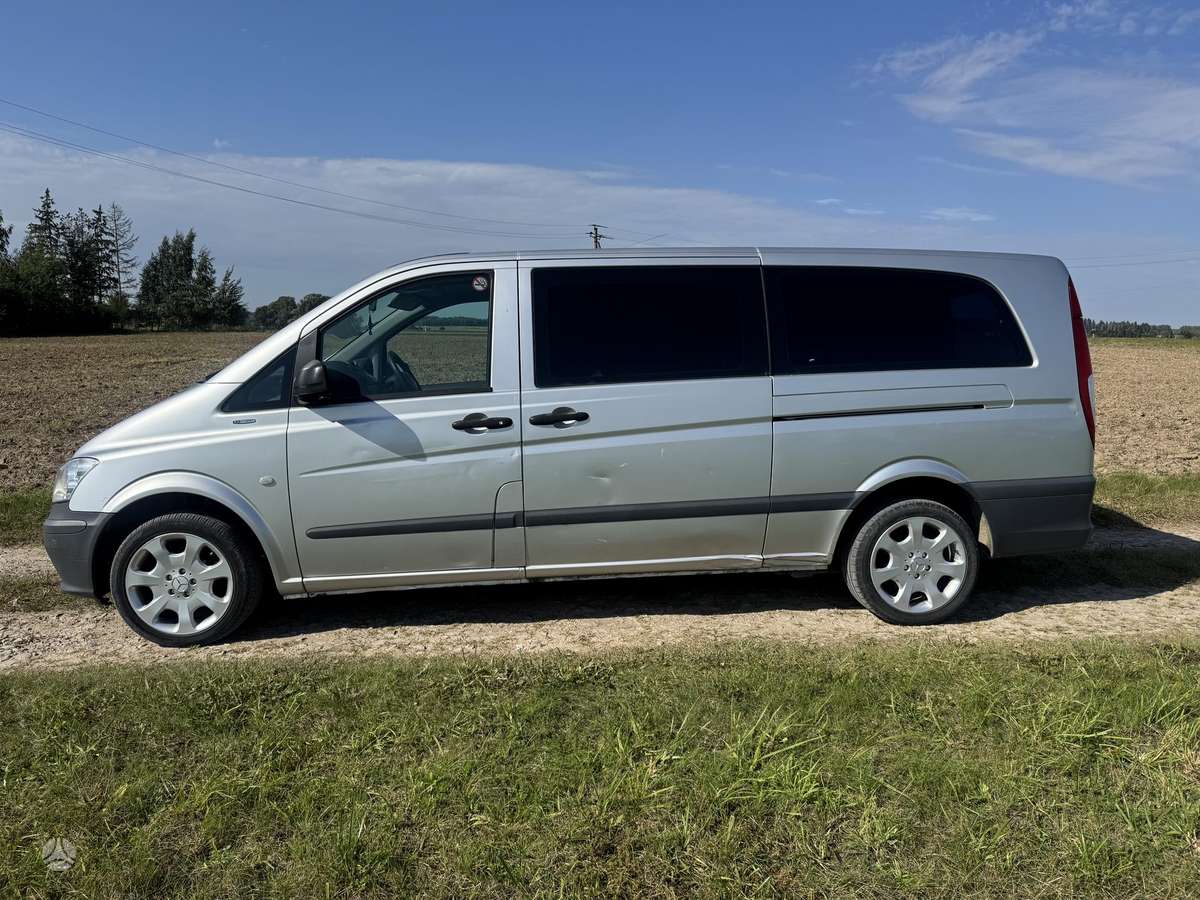 Mercedes-Benz Vito 2013 — rear view