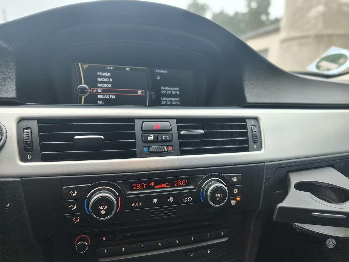BMW 320 2009 — фото 12