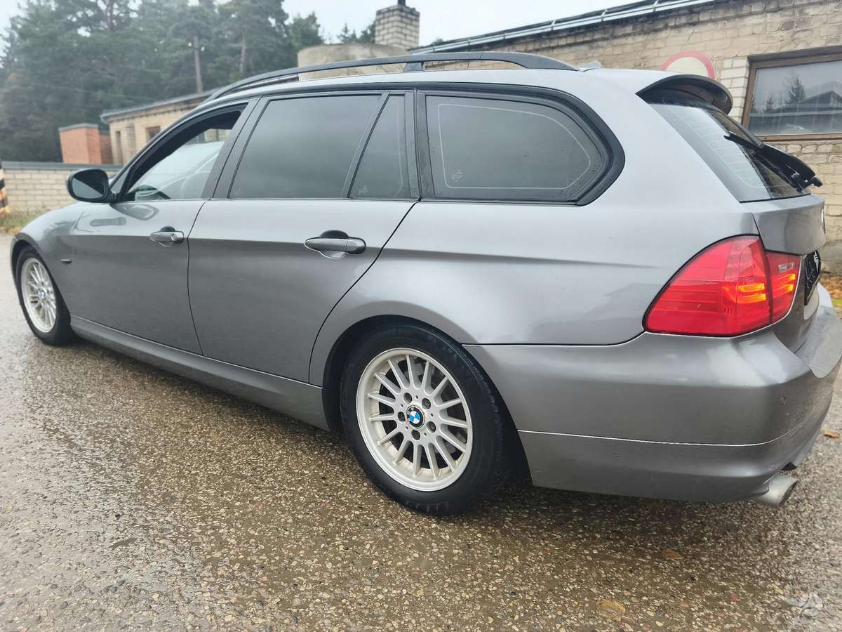 BMW 320 2009 — двигун 1995 cm³, 177 HP (130kW)
