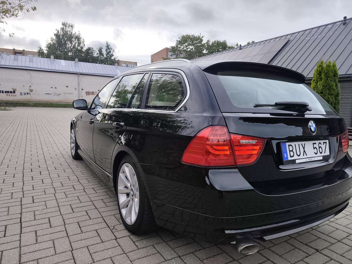 BMW 318 2011 — photo 5