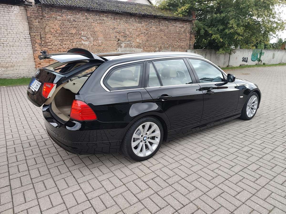 BMW 318 2011 — photo 7