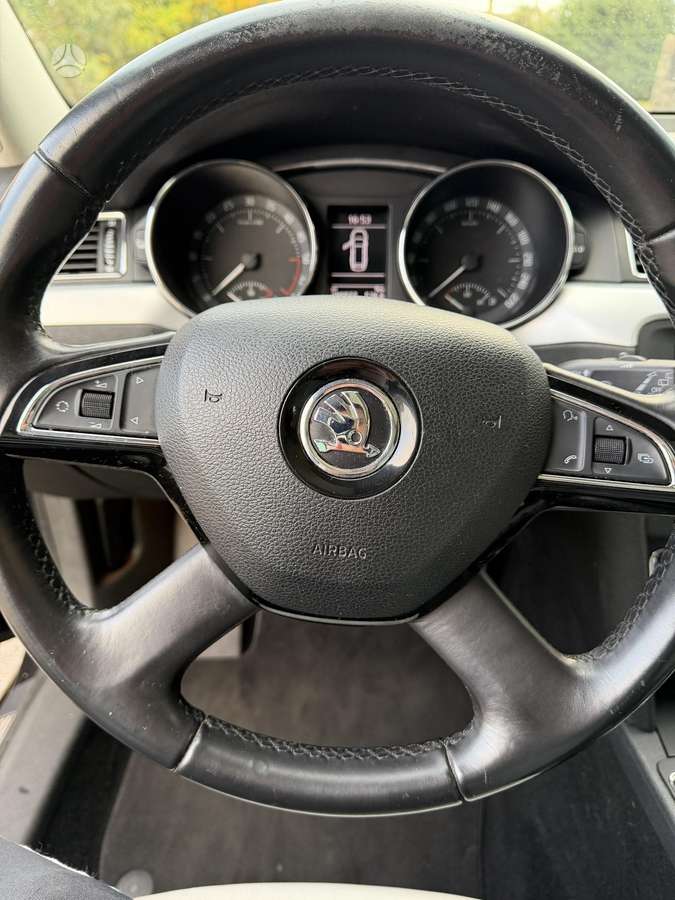 Skoda Superb 2014 — photo 13