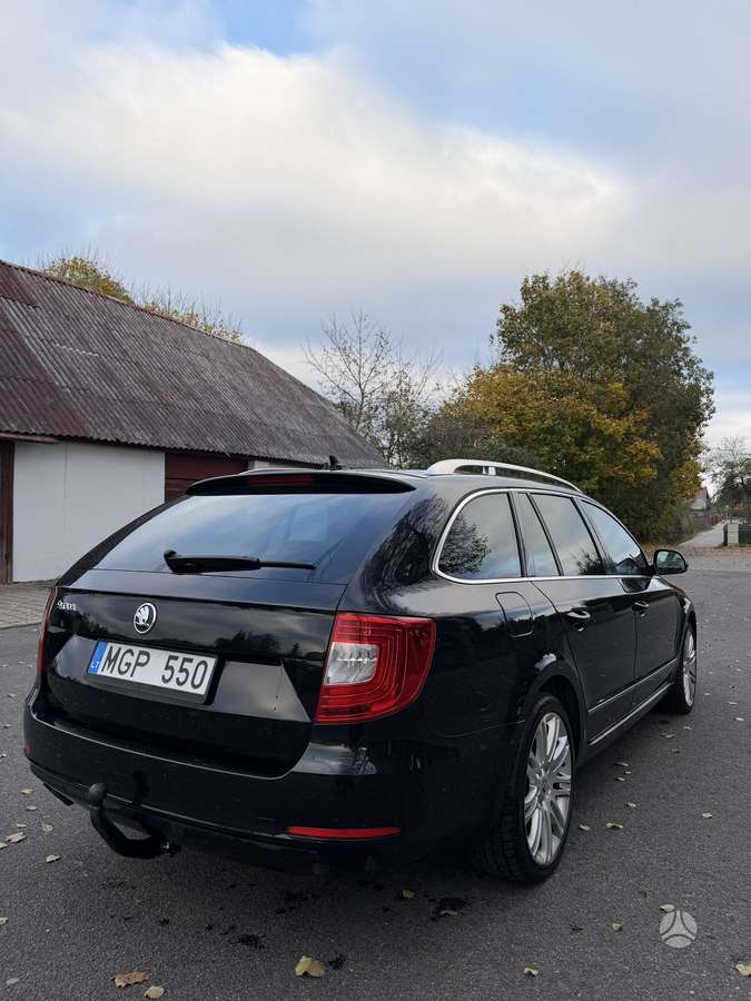 Skoda Superb 2014 — interior