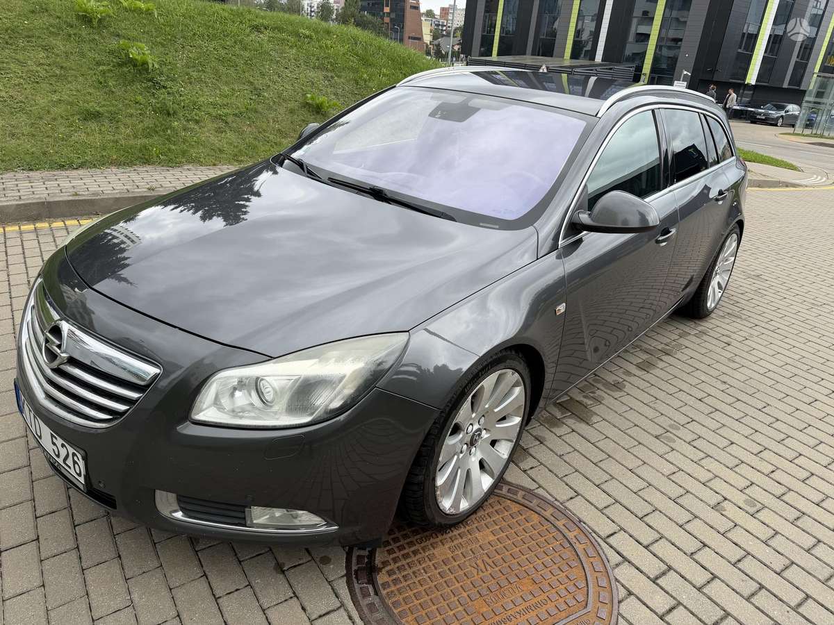 Opel Insignia 2009 — photo 11