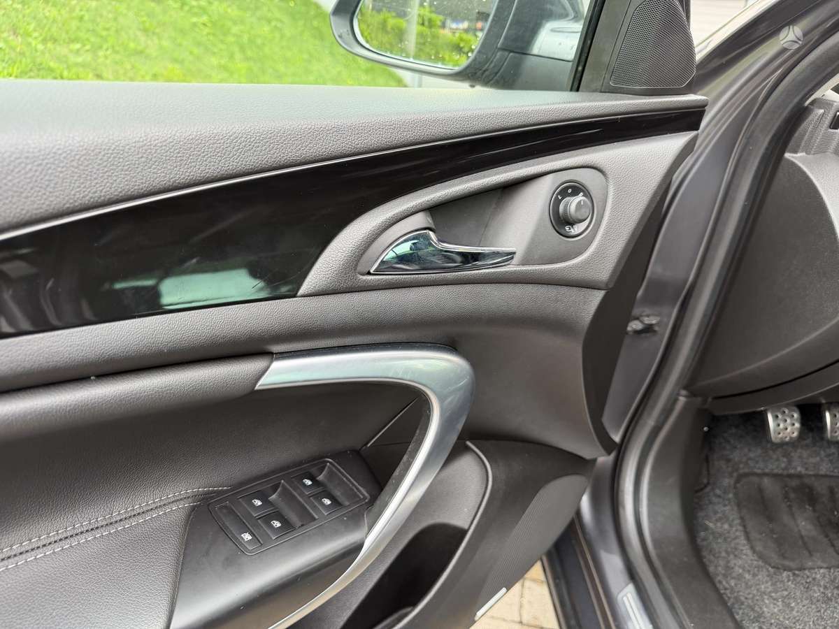 Opel Insignia 2009 — photo 18