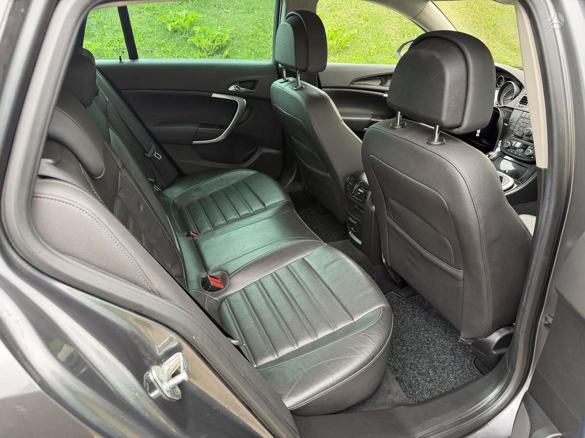 Opel Insignia 2009 — photo 21