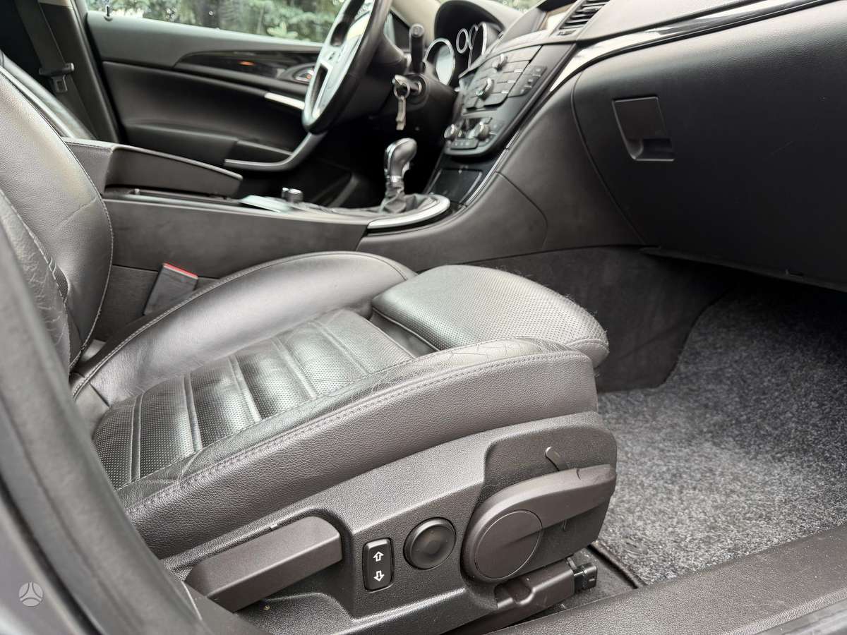 Opel Insignia 2009 — photo 22